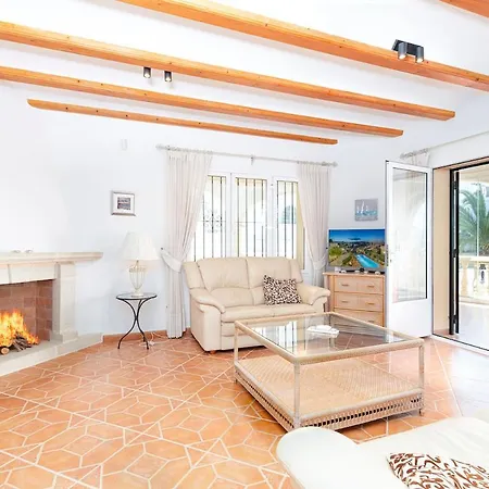 Villa With Pool And Open Views For 8 Pers *