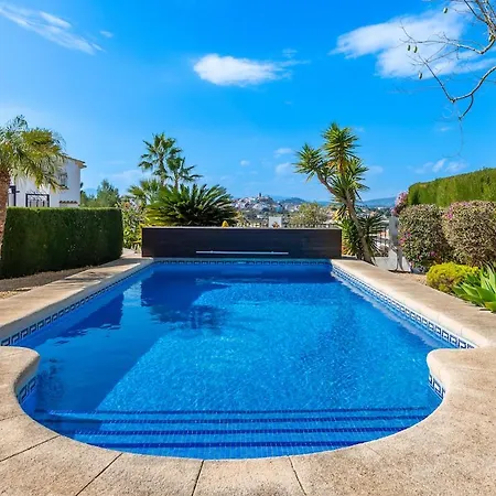 Villa With Pool And Open Views For 8 Pers *