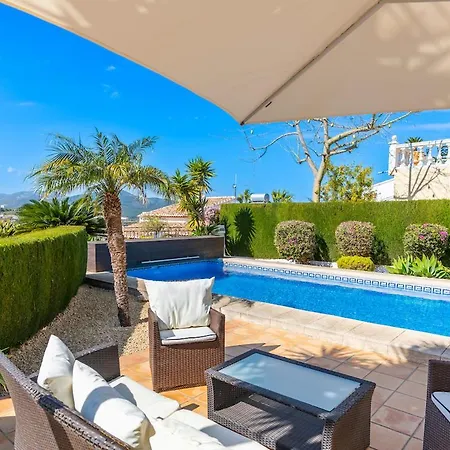Villa With Pool And Open Views For 8 Pers Apartmán *