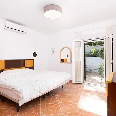 Villa With Pool And Open Views For 8 Pers Apartmán *
