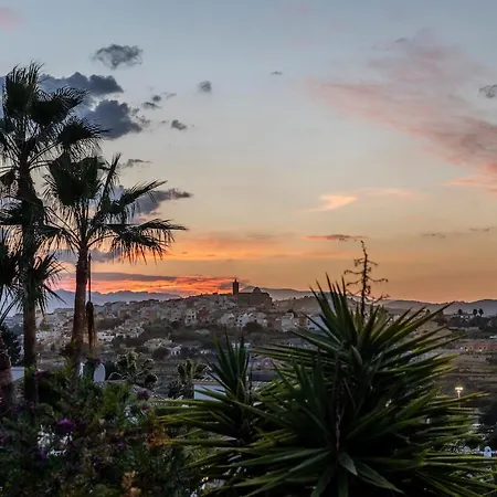 Villa With Pool And Open Views For 8 Pers Apartmán *