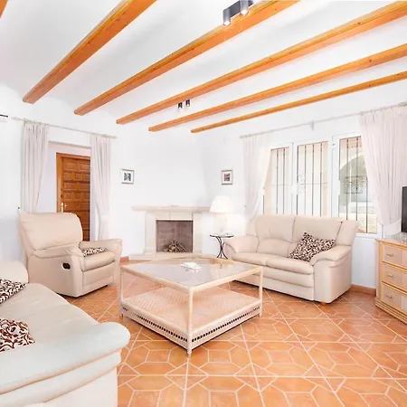 Apartmán Villa With Pool And Open Views For 8 Pers
