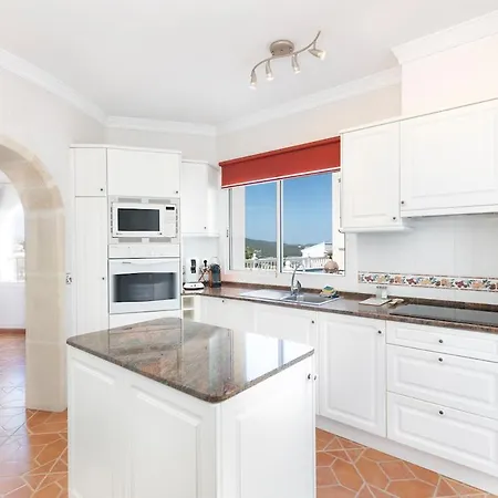 Apartmán Villa With Pool And Open Views For 8 Pers *