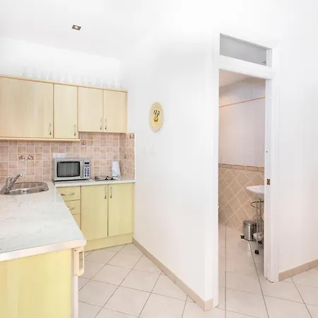 Villa With Pool And Open Views For 8 Pers