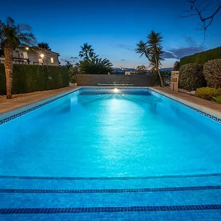 Villa With Pool And Open Views For 8 Pers